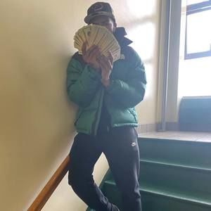 Meet your Posher, Naz